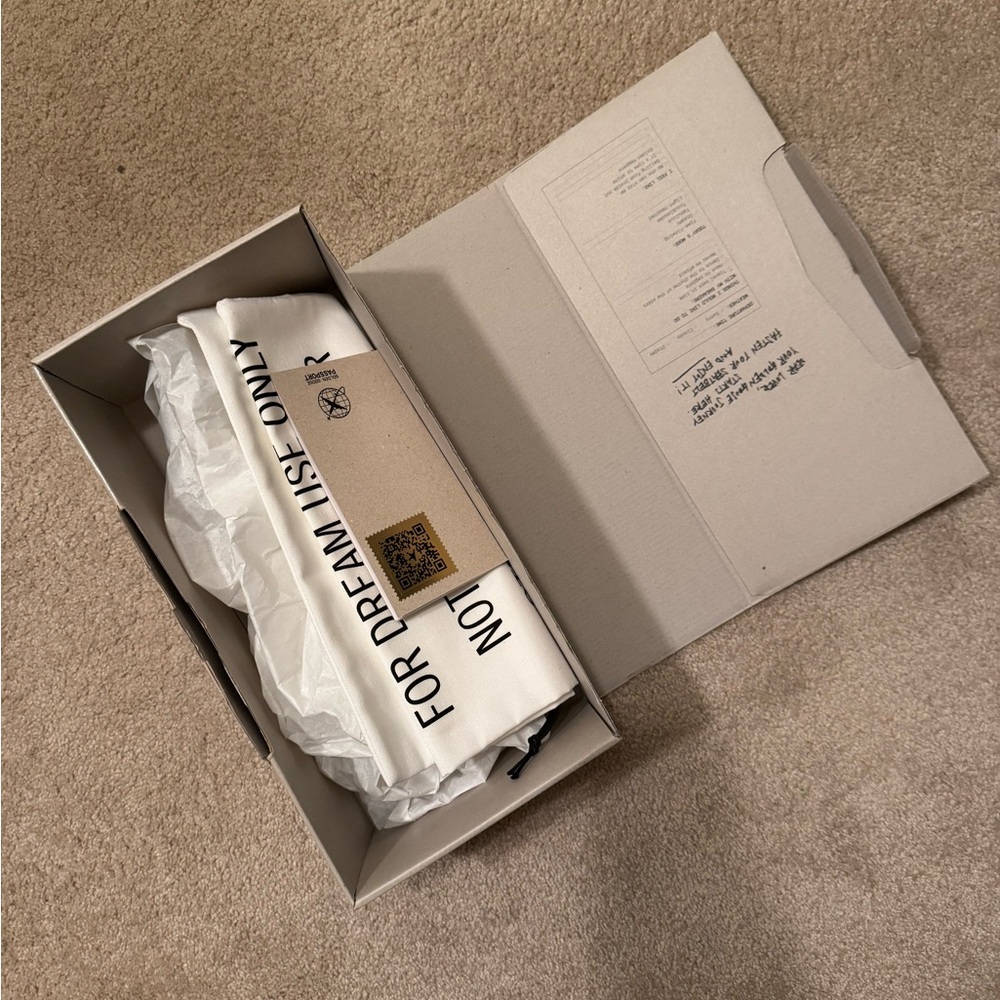 Golden Goose White and Gray Sneakers with Leopard Star - Picture 4 of 10